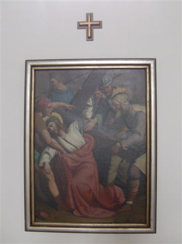 5. Station: Simon von Zyrene hilft Jesus das Kreuz tragen